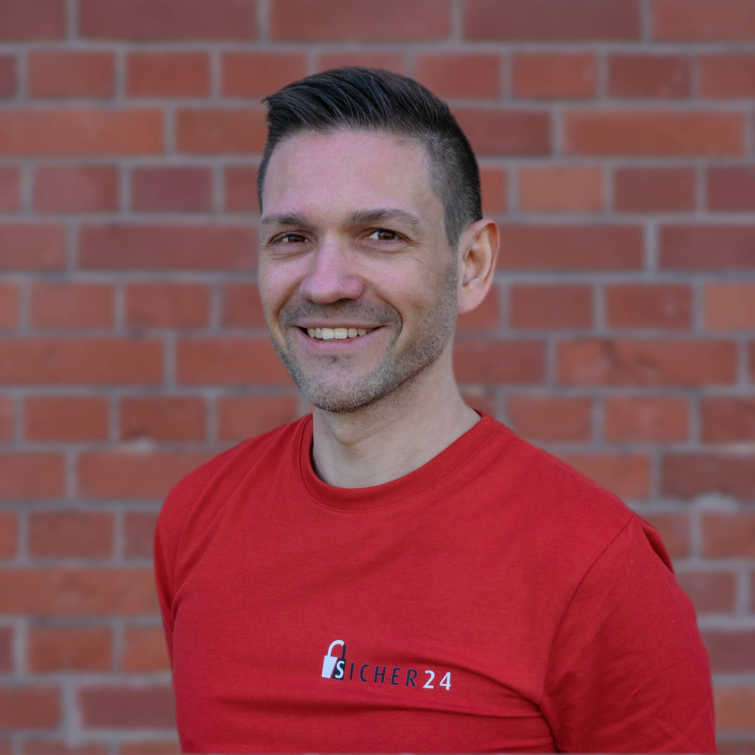 Dirk aus dem Marketing von Sicher24